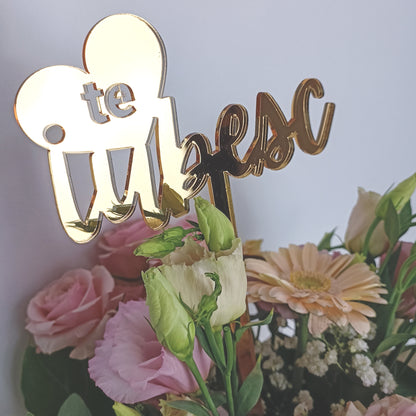 Topper Floral „Te Iubesc” cu Inimă și Tijă Lungă